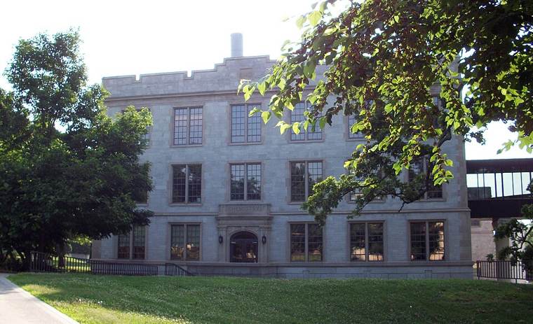 Photograph of University of Arkansas: Chemistry Building