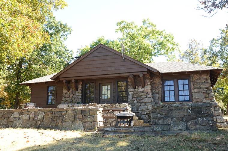 Photograph of Mt. Nebo State Park Cabin No. 65