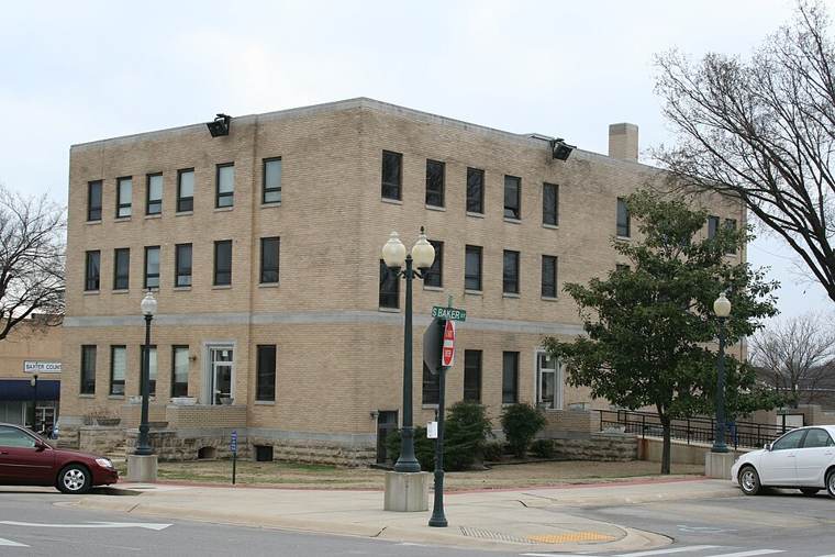 Photograph of Baxter County Courthouse