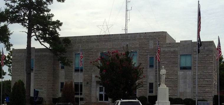 Photograph of Izard County Courthouse