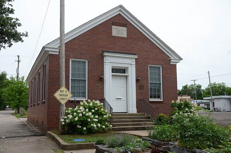 Photograph of Russellville Public Library
